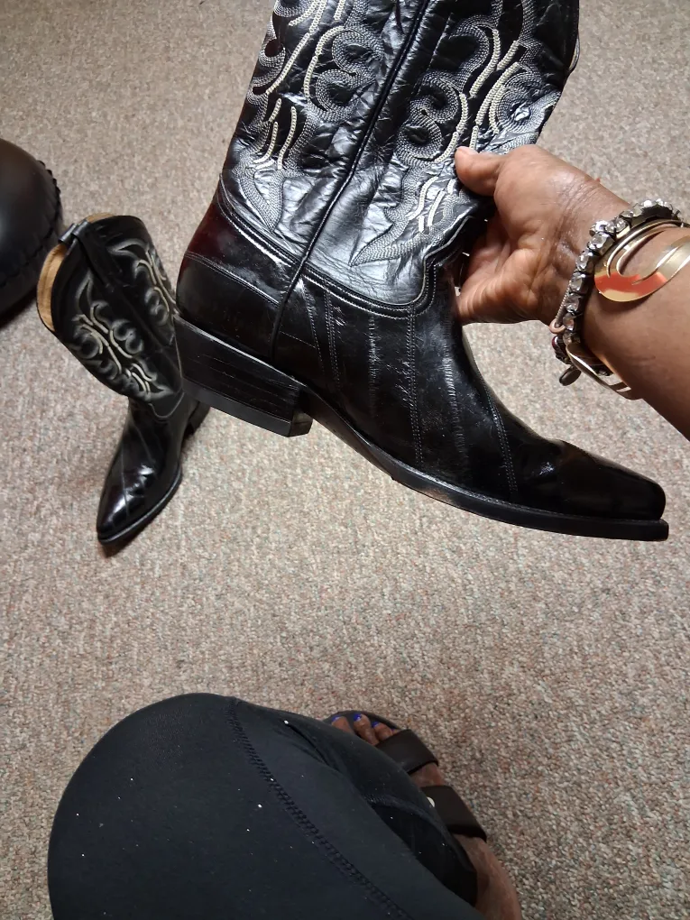 Black Cowboy Boots image indicator(2)