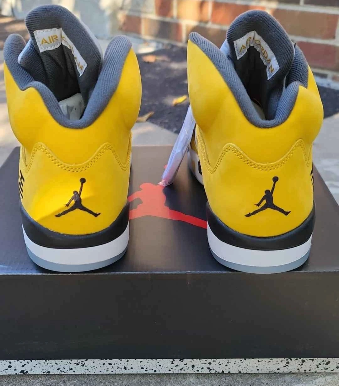 THE JORDAN 5 TOKYO 2025 - photo 2