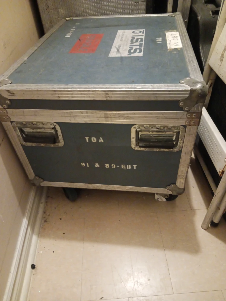 Road Case can store 2 -12 pa speakers - photo 2