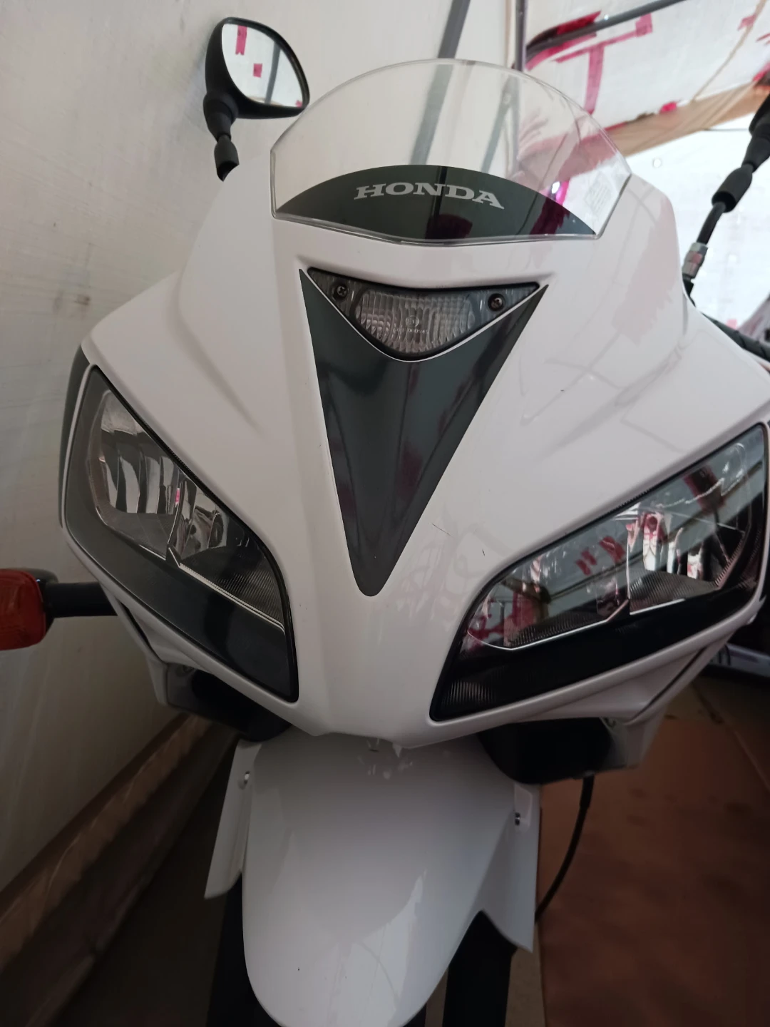 Honda CBR 125R Motorcycle - photo 4
