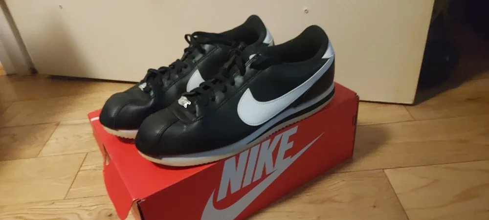 Nike Cortez Basic Leather Black/White - Size 10
