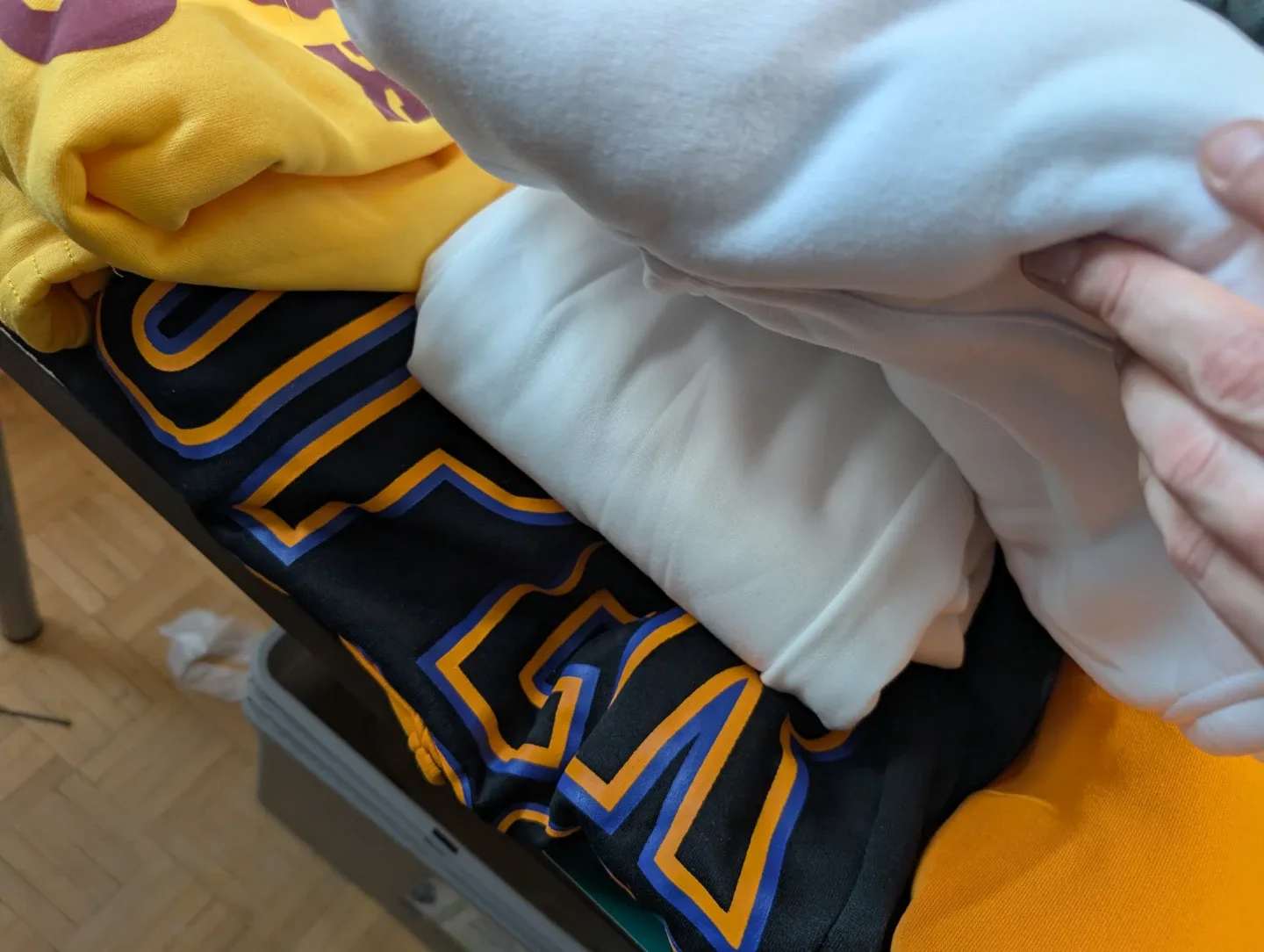 Variety of Hoodies and Sweaters BRAND NEW image indicator(5)