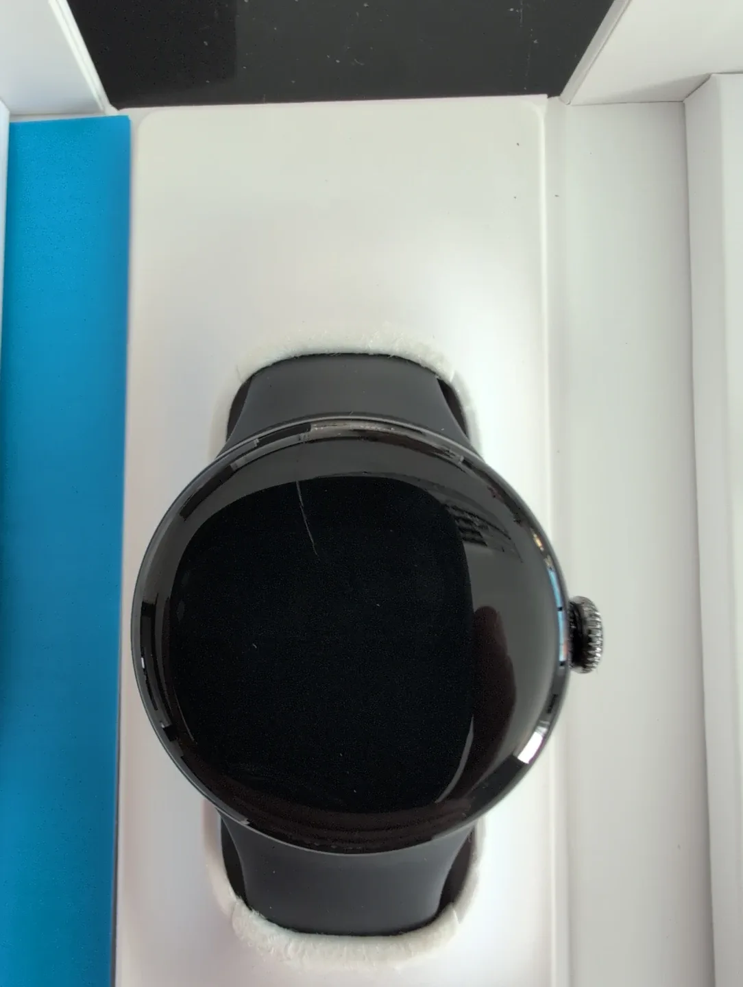 Google Pixel Watch 2 - Black with Extra Band image indicator(3)