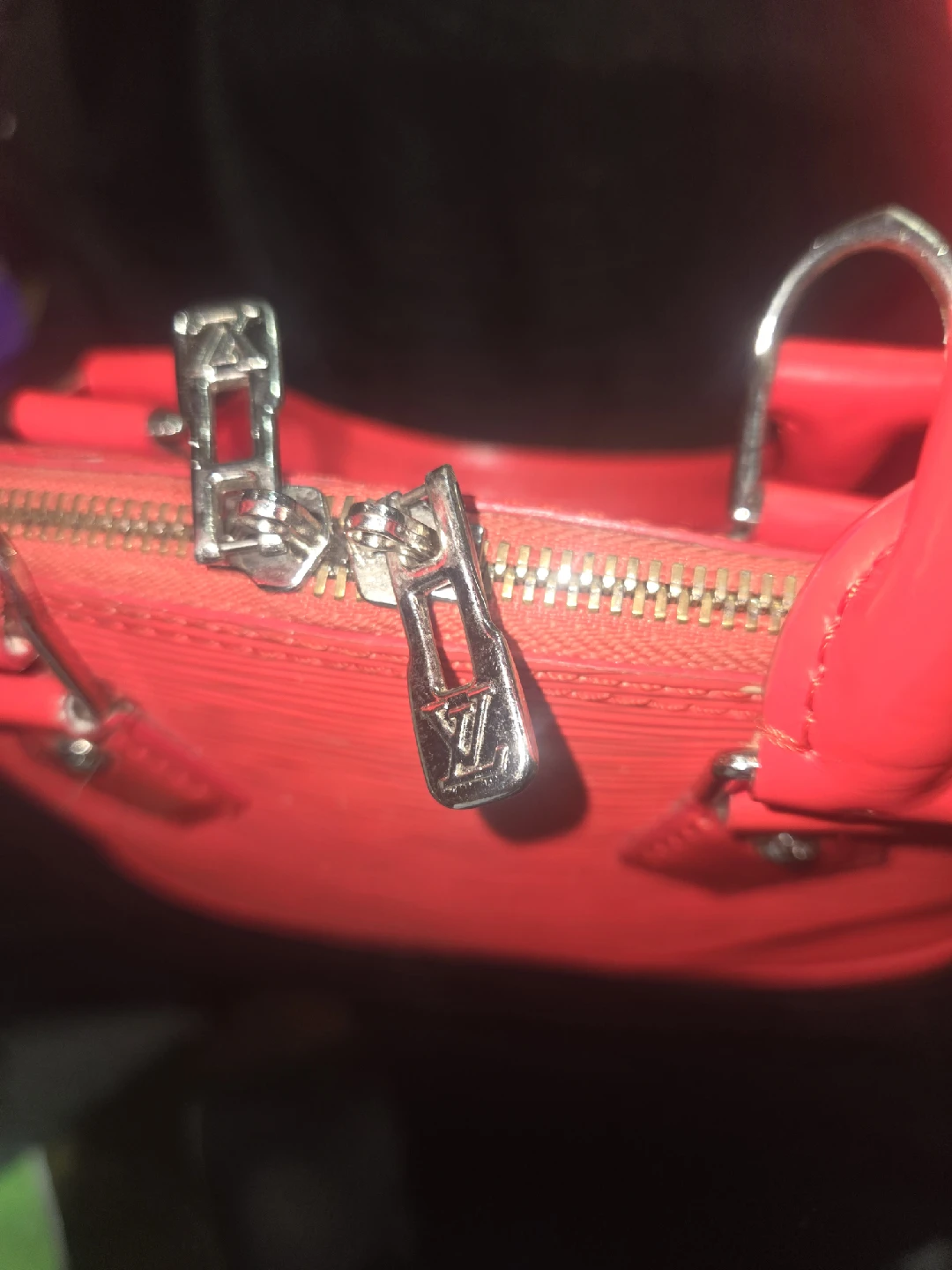 Louis Vuitton Alma BB Red Handbag - photo 4