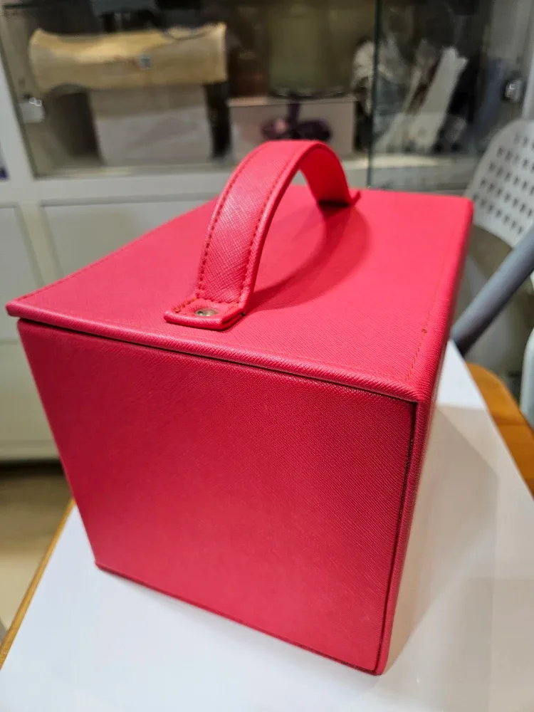 Shiseido Red Makeup Box with Mirror image indicator(5)