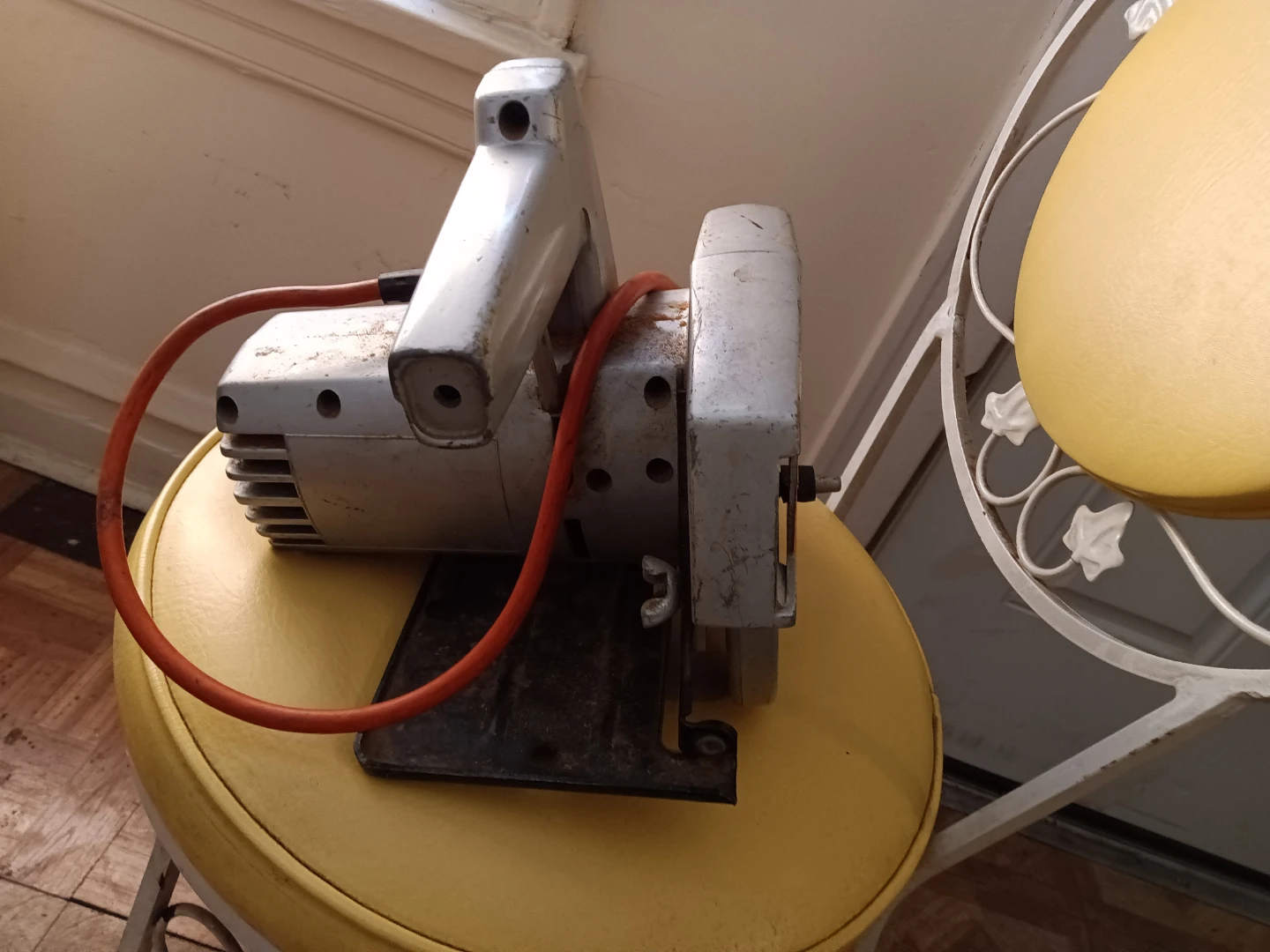 Black & Decker 7301-7 1/4" Circular Saw - photo 2