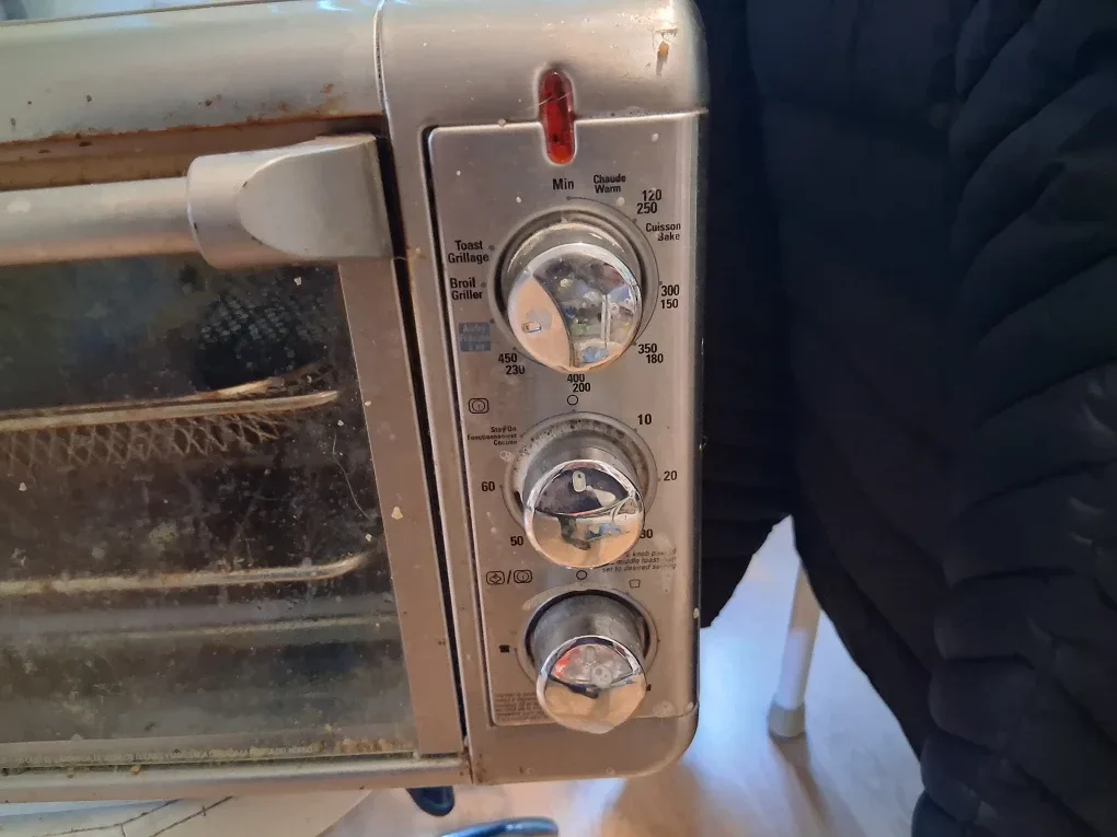 Black + Decker Toaster Oven image indicator(2)