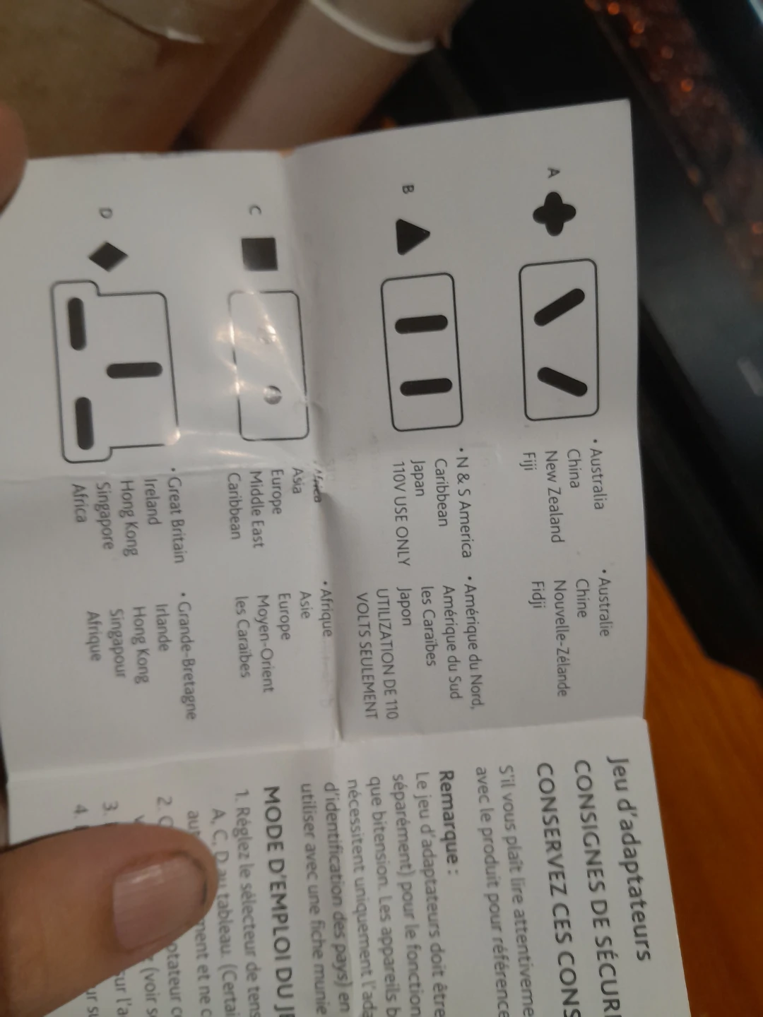 Maple Leaf Travel Adapter Set - photo 3