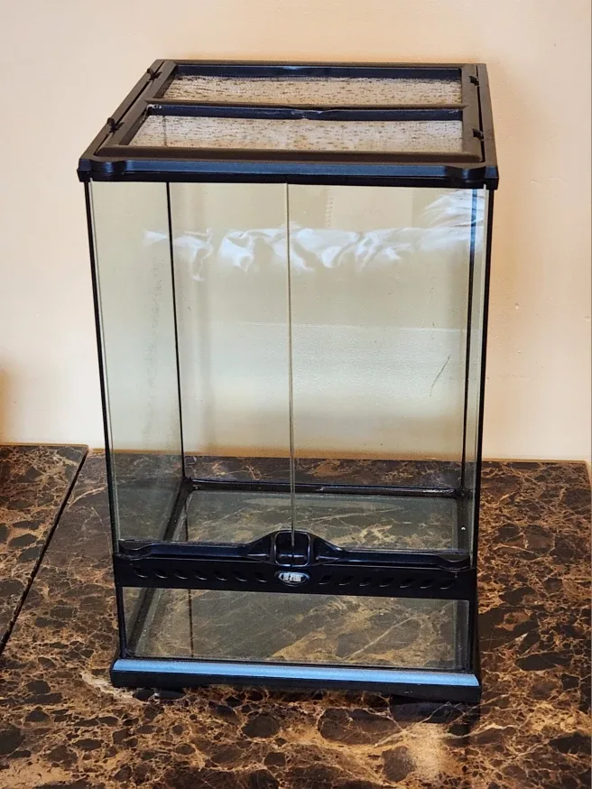 Exo Terra Glass Terrarium Mini Tall image indicator(3)