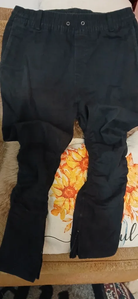 H&M Divided Black Pants - Size 32 image indicator(6)