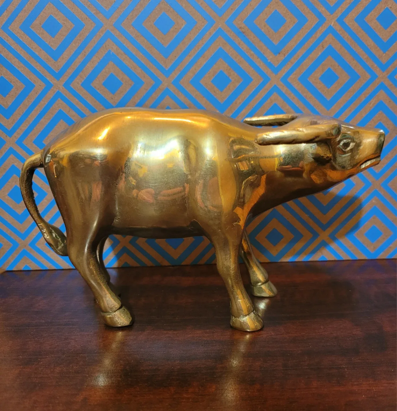 Brass Bull Figurine image indicator(2)