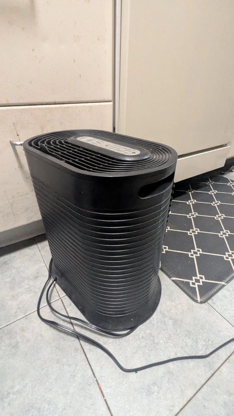 Honeywell Air Purifier Black + 2 Filters Free - photo 2
