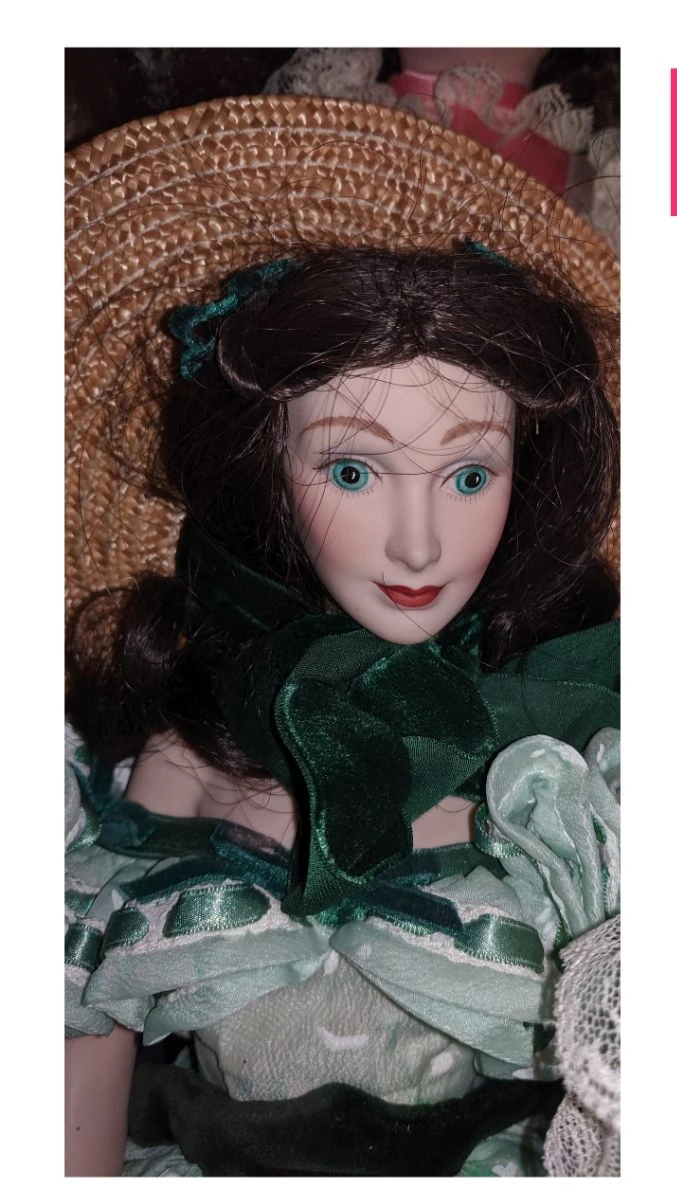 Gone with the wind Porcelain Doll with Straw Hat