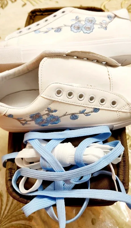 White Floral Embroidered Slip-On Sneakers image indicator(4)