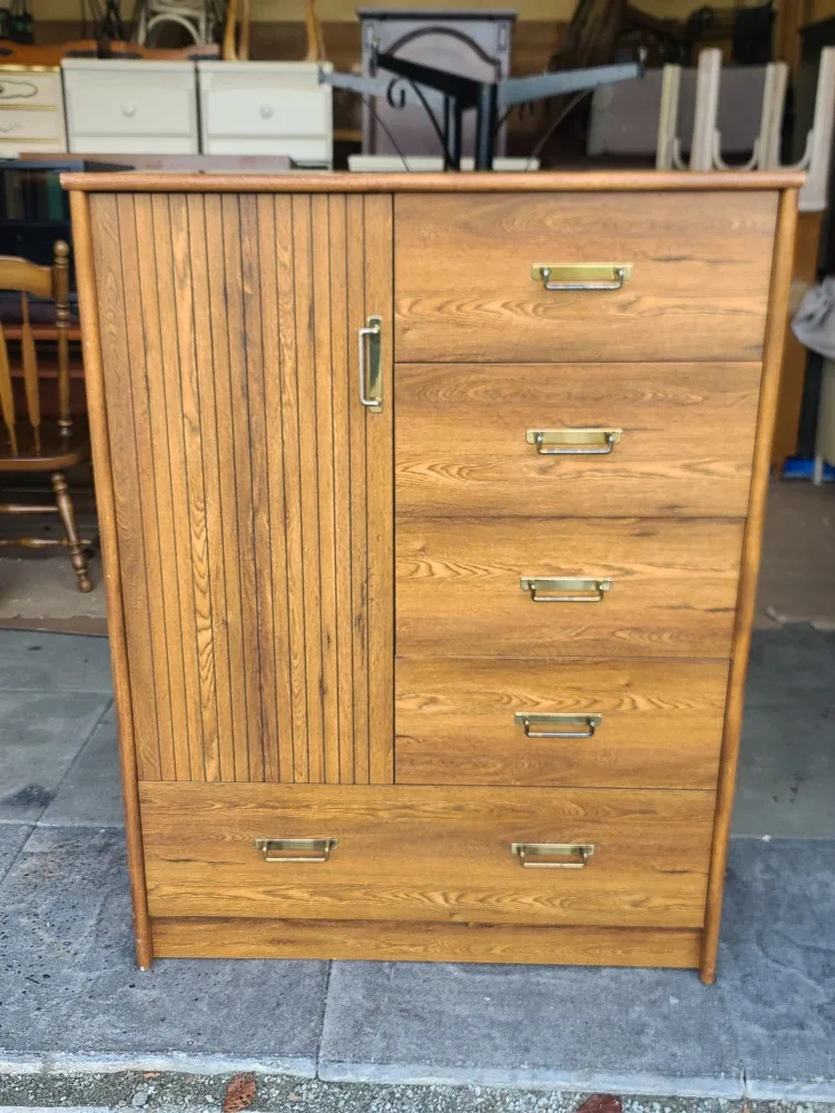 MCM OAK WARDROBE