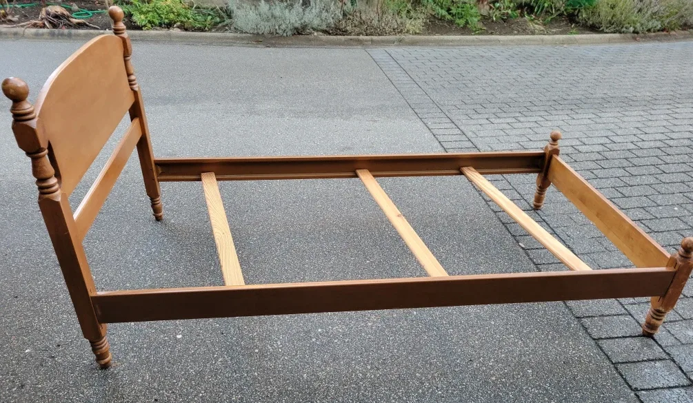 Wooden Bed Frame, Single / Twin Size. image indicator(3)