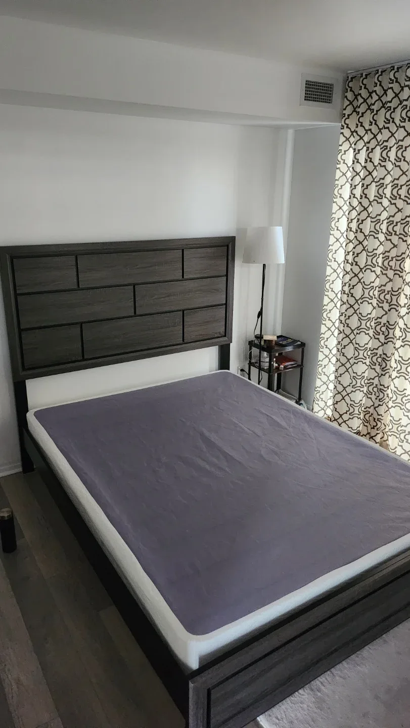 Queen Size Bed Frame for Sale – Excellent Condition image indicator(7)