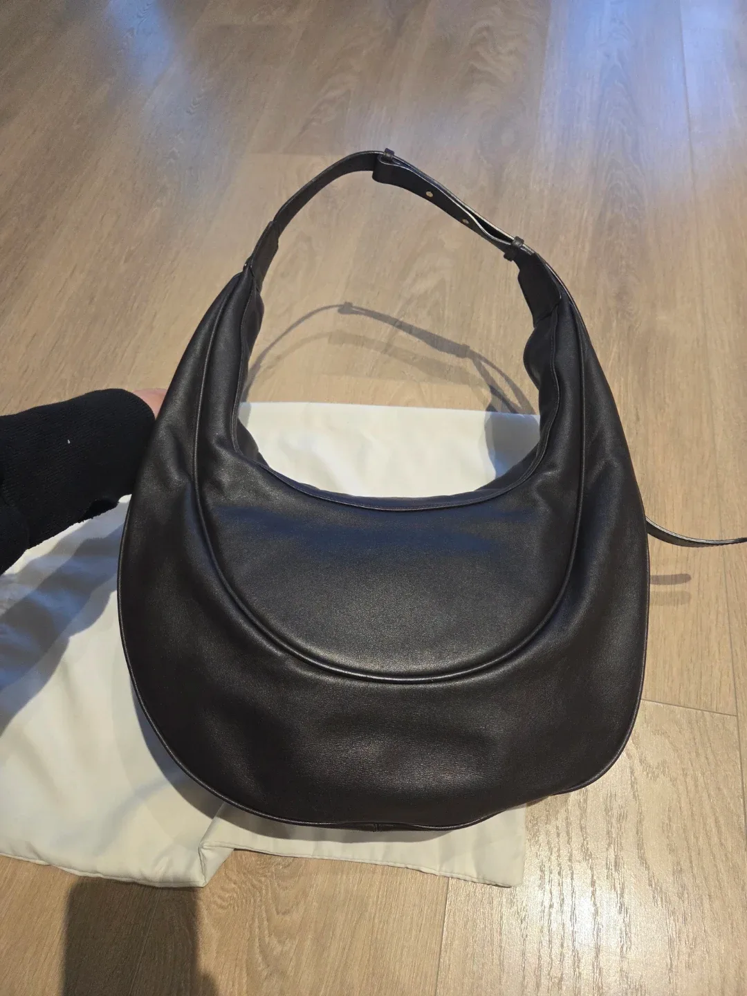 Elbategev Ostra Cacao Brown Cross Bag image indicator(3)