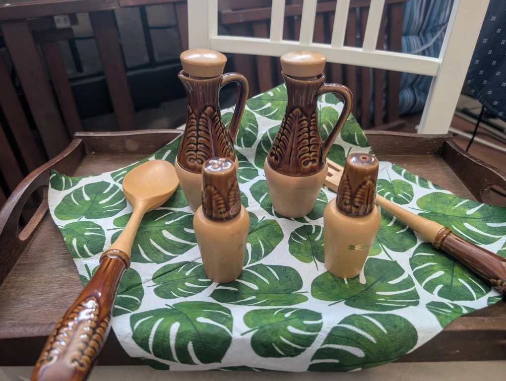 Vintage Ceramic Oil & Vinegar Set