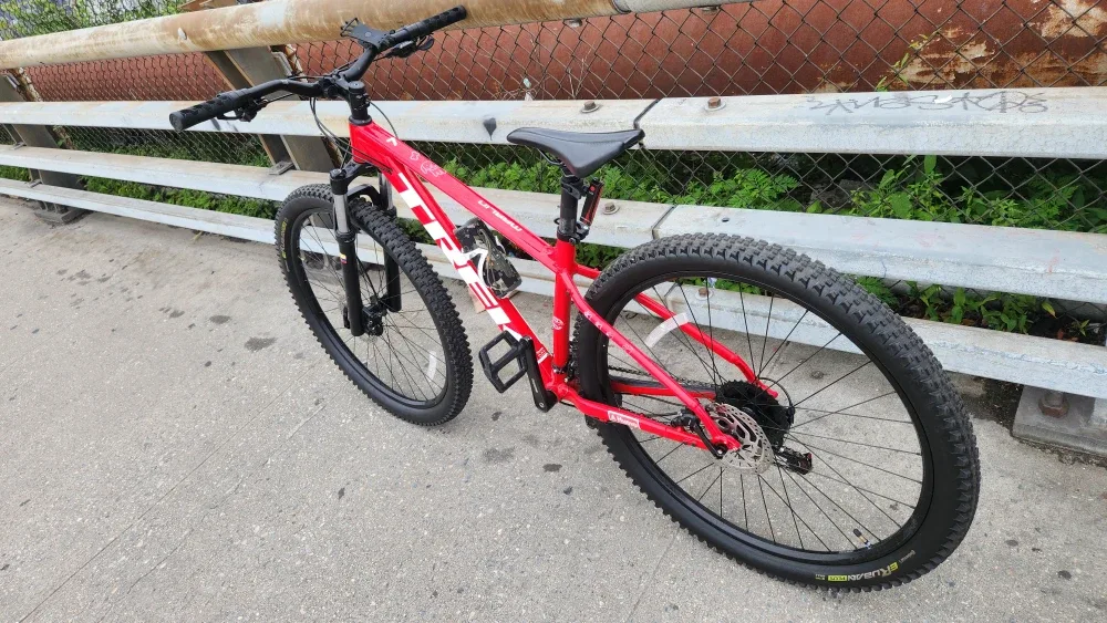 Trek Marlin 7Mountain Bike - Red image indicator(3)