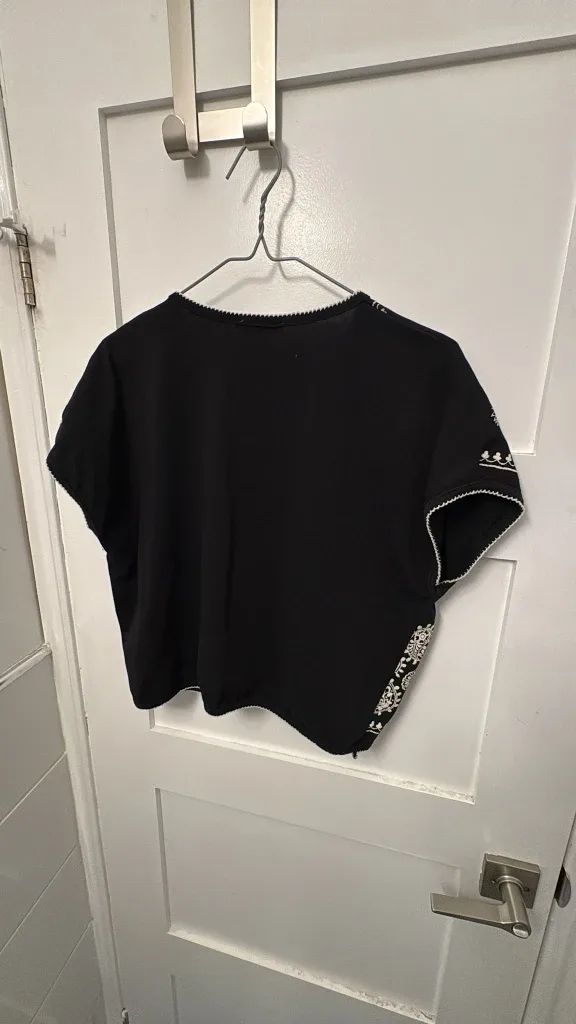 Zara Trafaluc Black Embroidered Top - Size S image indicator(3)