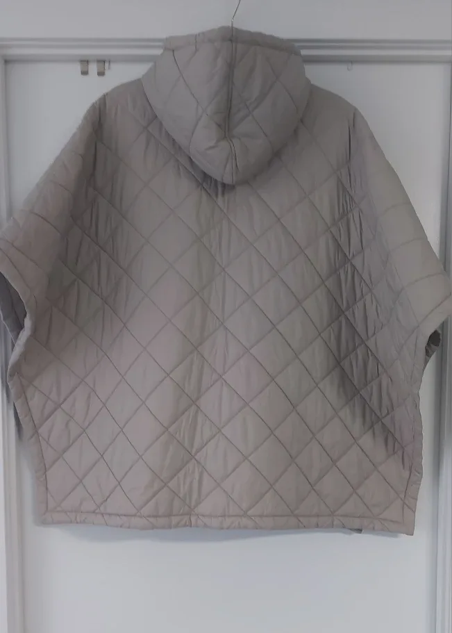 Eidissa Quilted Hooded Poncho - Size G/TG image indicator(2)