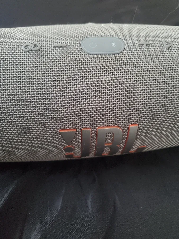 JBL Xtreme 3 Bluetooth Speaker image indicator(2)