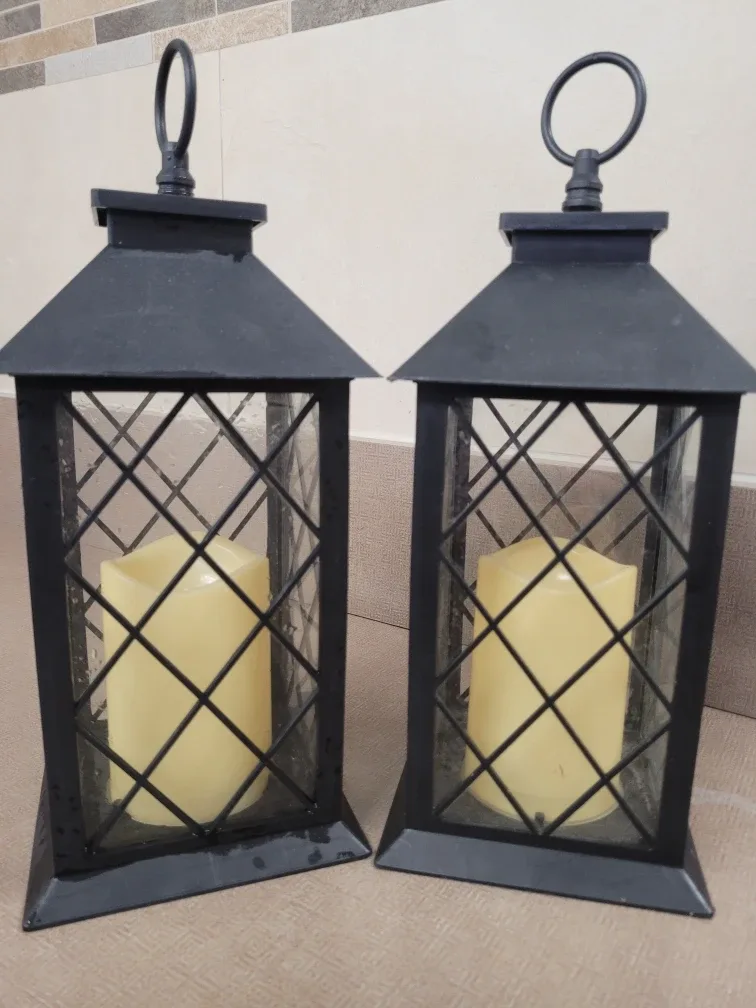 Set of 2 Black Decorative Lanterns🥕🎯