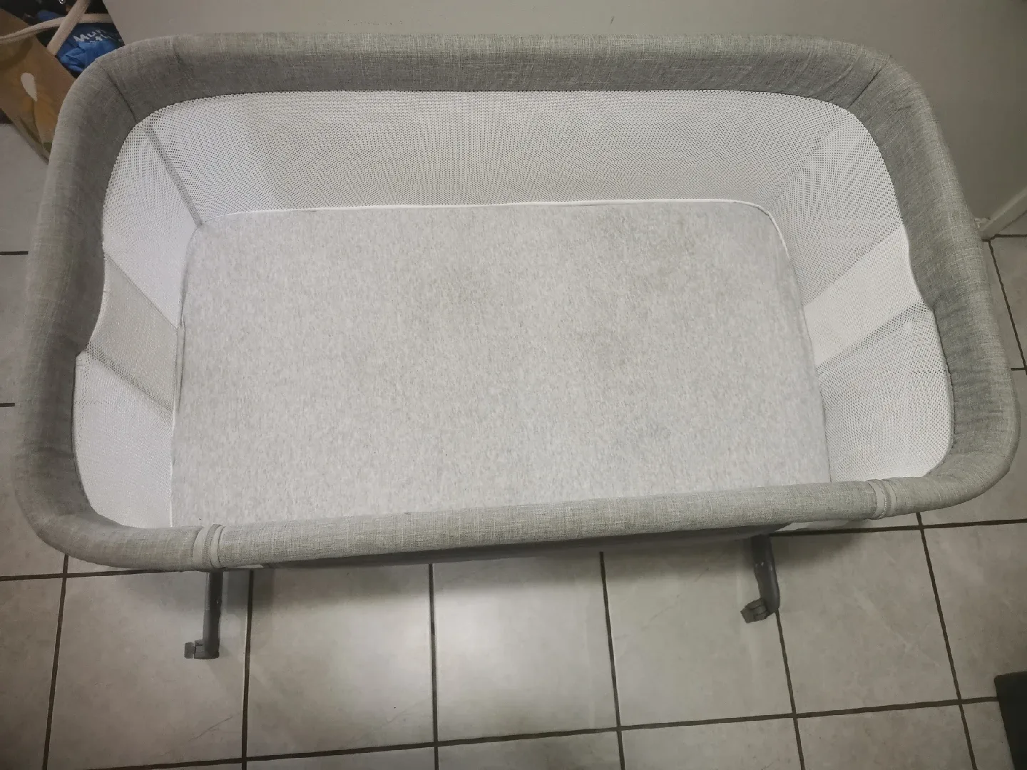 TCBunny Baby Bassinet - Grey image indicator(2)