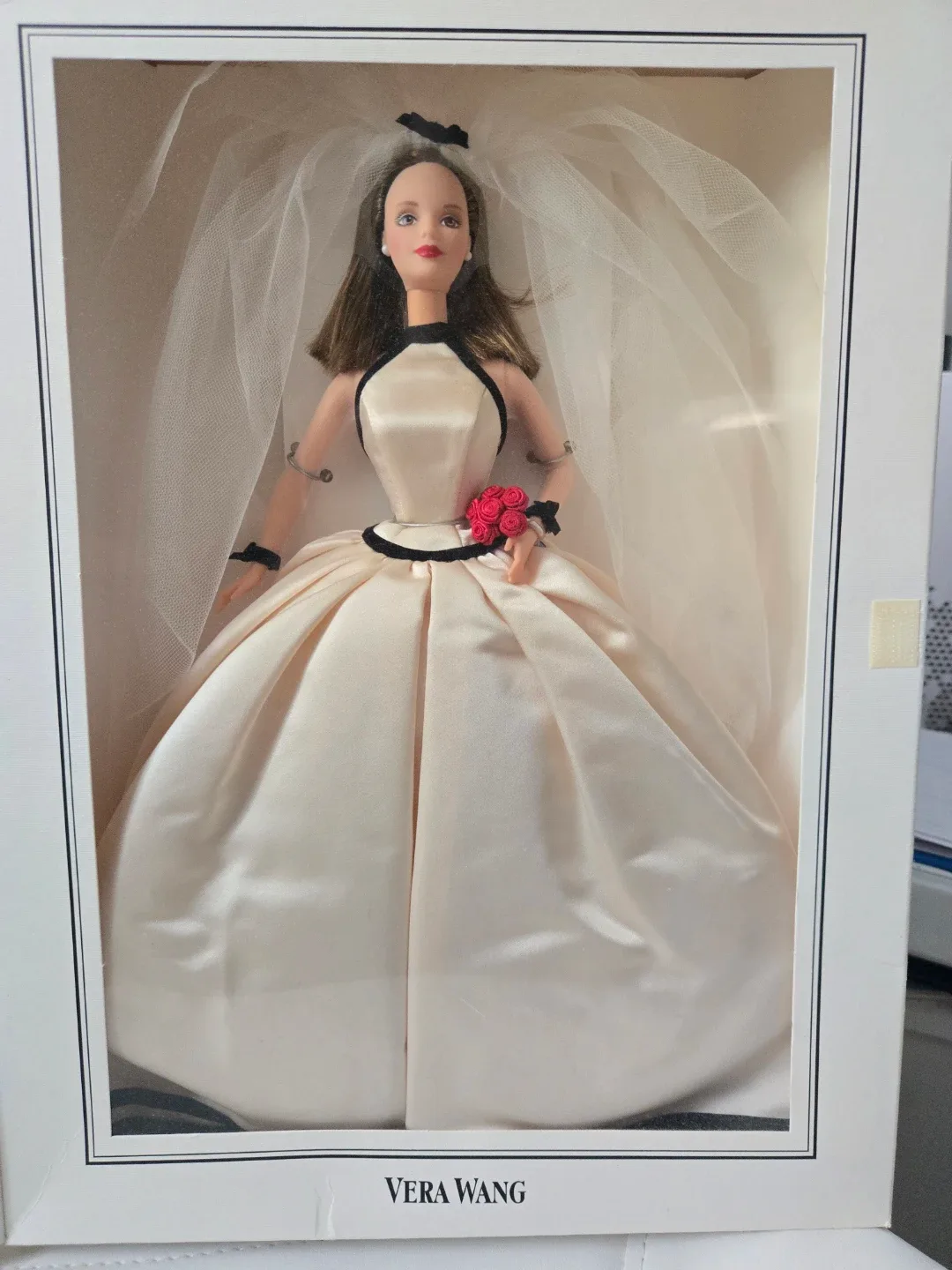 🥕 Authentic Vera Wang Limited Edition Barbie - New in Box!