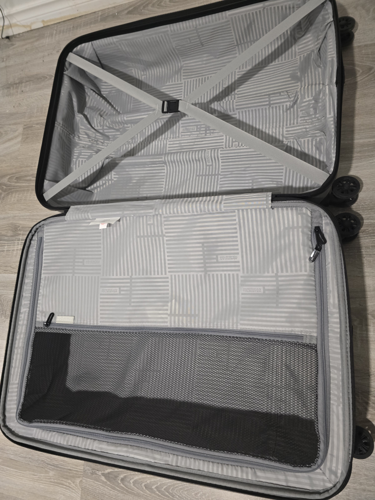 Large Travel Luggage for Sale. (Kingsto Ontario) - photo 2