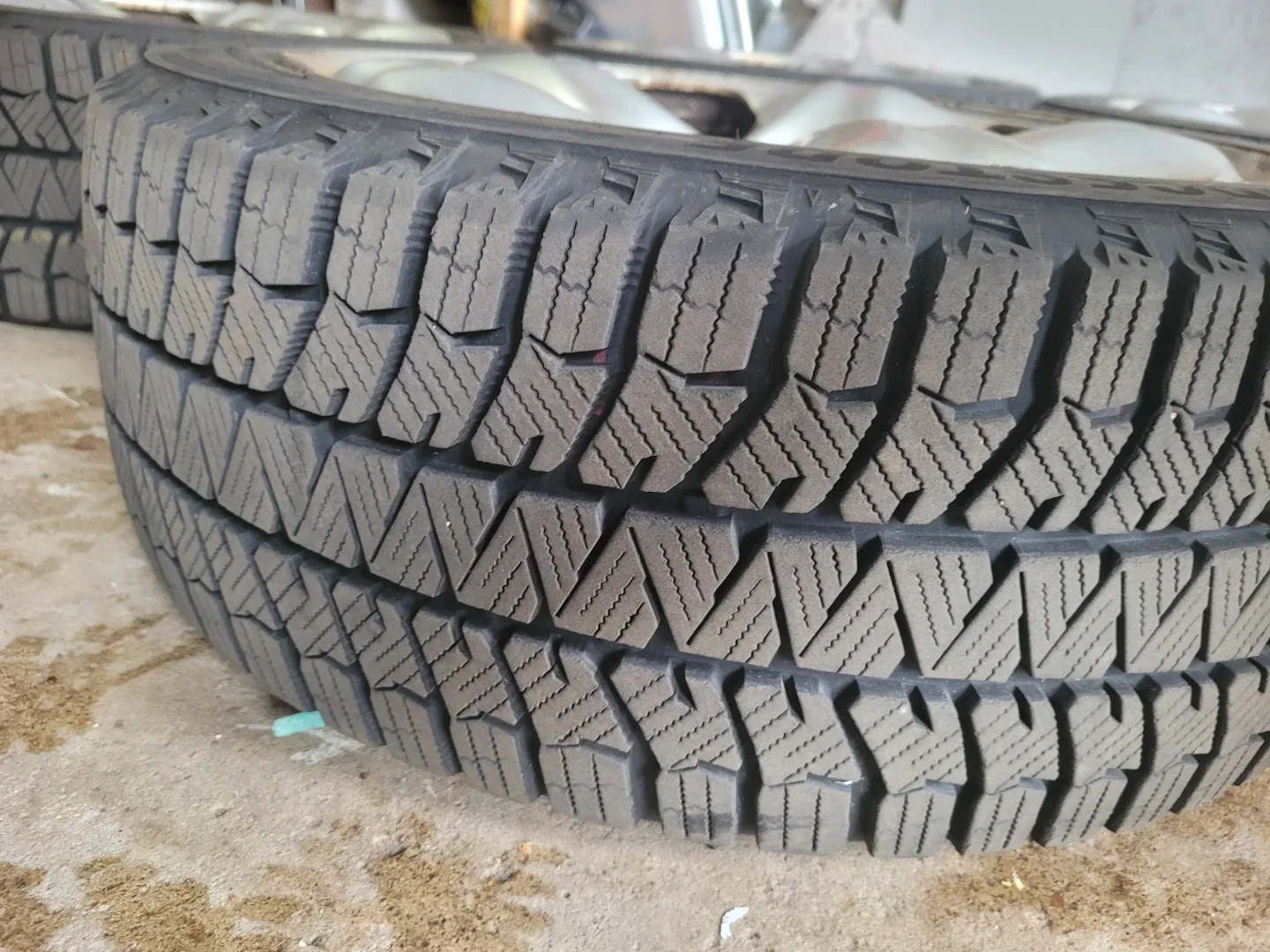 Set of 4 Winter Tires image indicator(5)