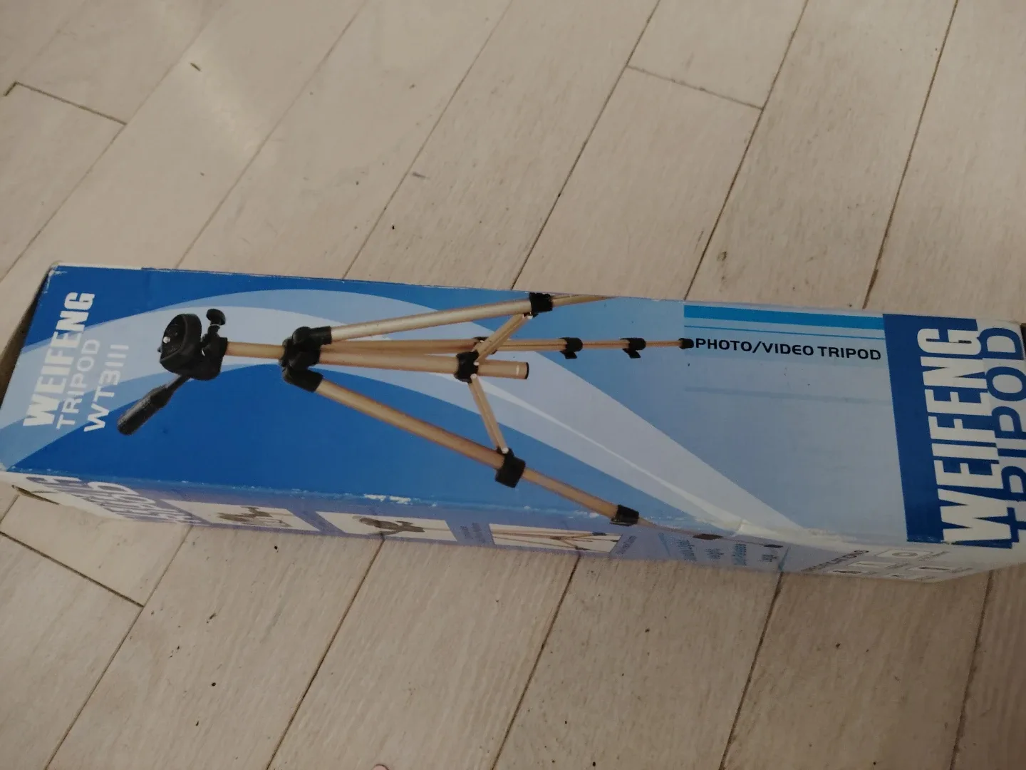 🥕Weifeng WT3111 Photo/Video Tripod, New in Box image indicator(2)