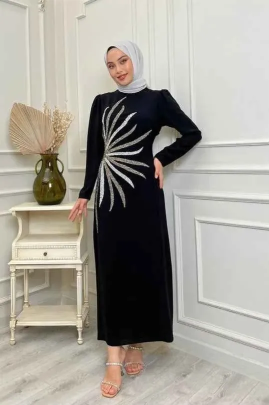 Beautiful black dress image indicator(2)