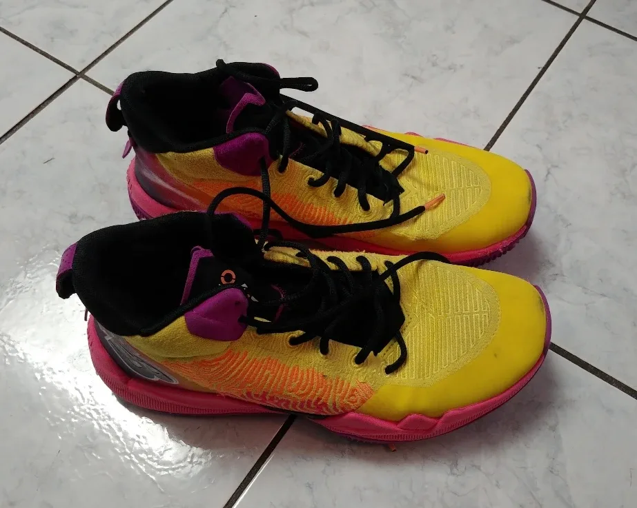 New Balance Men's Two WXY shoes (size 10.5) image indicator(2)