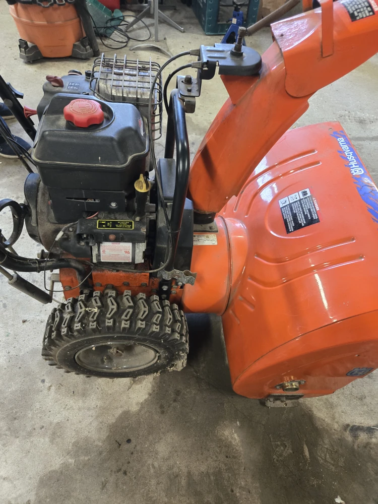 Husqvarna 40S 208E Snow Blower - photo 4
