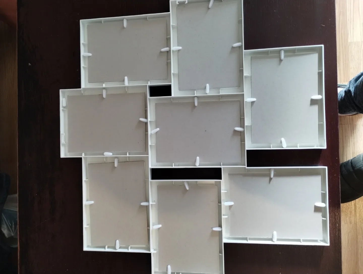 White Collage Picture Frame, 7 Openings image indicator(3)