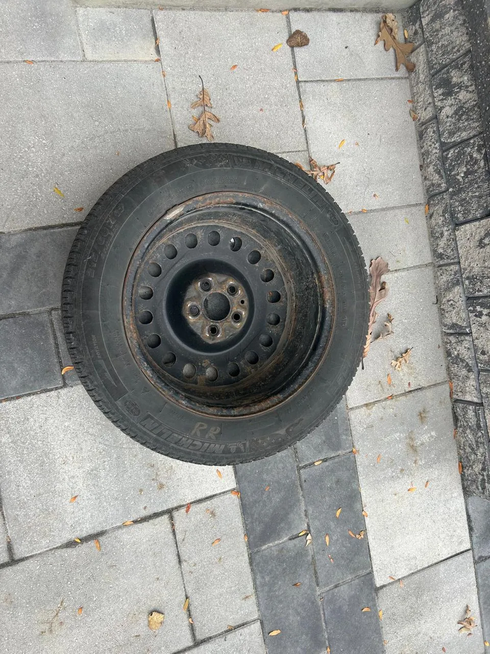 4 Michelin X-Ice 215/60R16 Winter Tire image indicator(3)