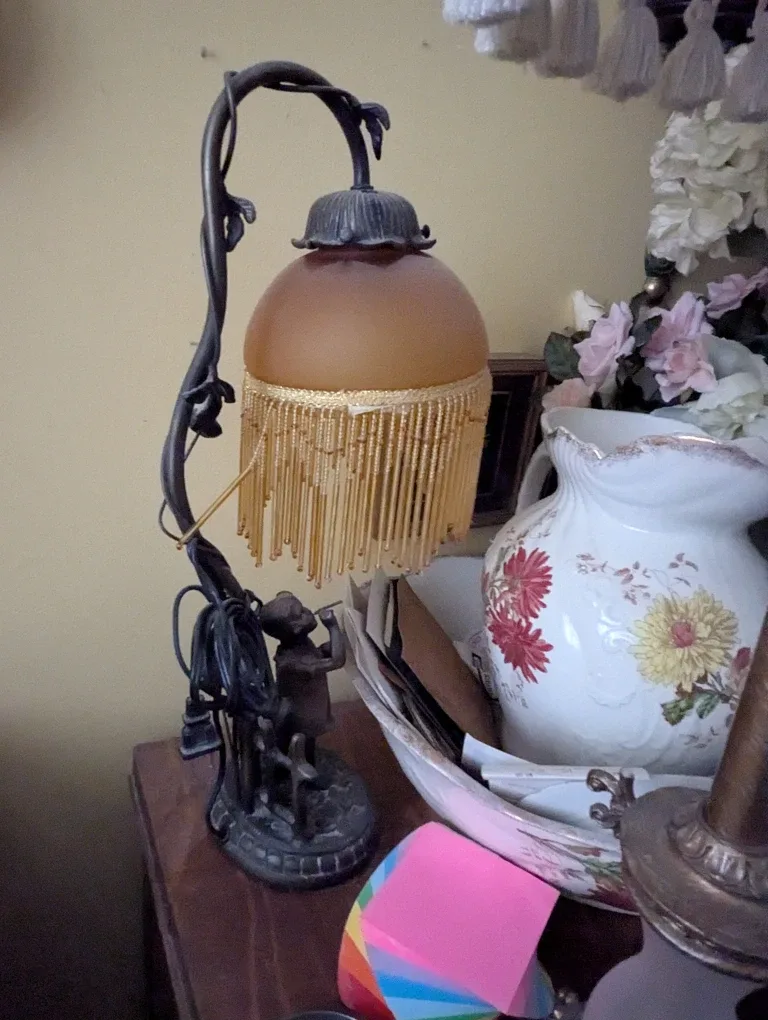 Vintage-Style Beaded Accent Lamp