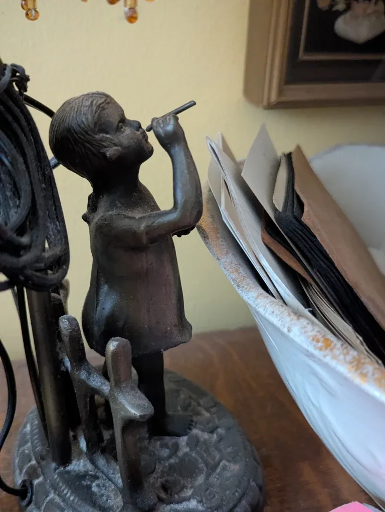 Vintage-Style Beaded Accent Lamp image indicator(3)