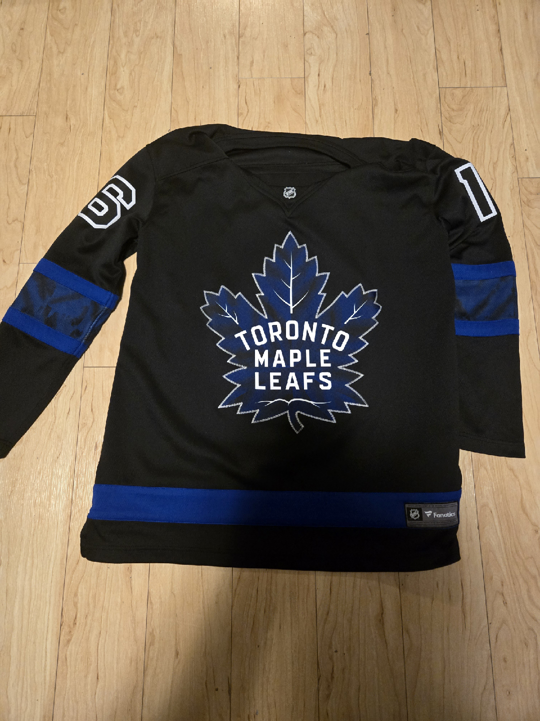 mitch marner women jersey 2xl - photo 3
