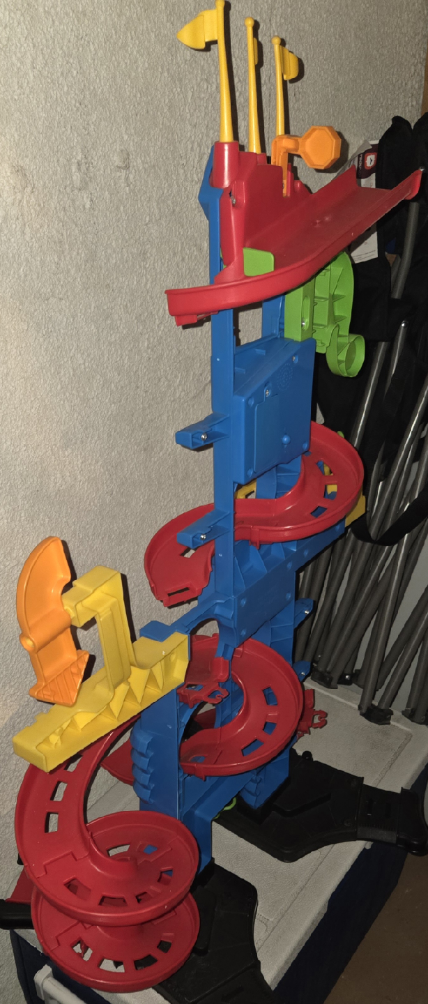 Fisher-Price Little People Spiral Speedway - photo 2