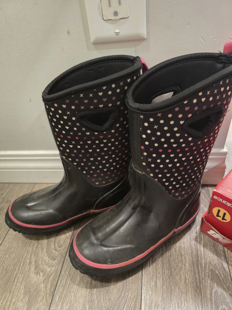 XO Heart winter Boots - Size 1