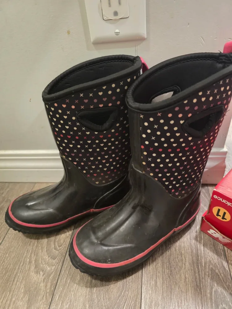 XO Heart winter Boots - Size 1
