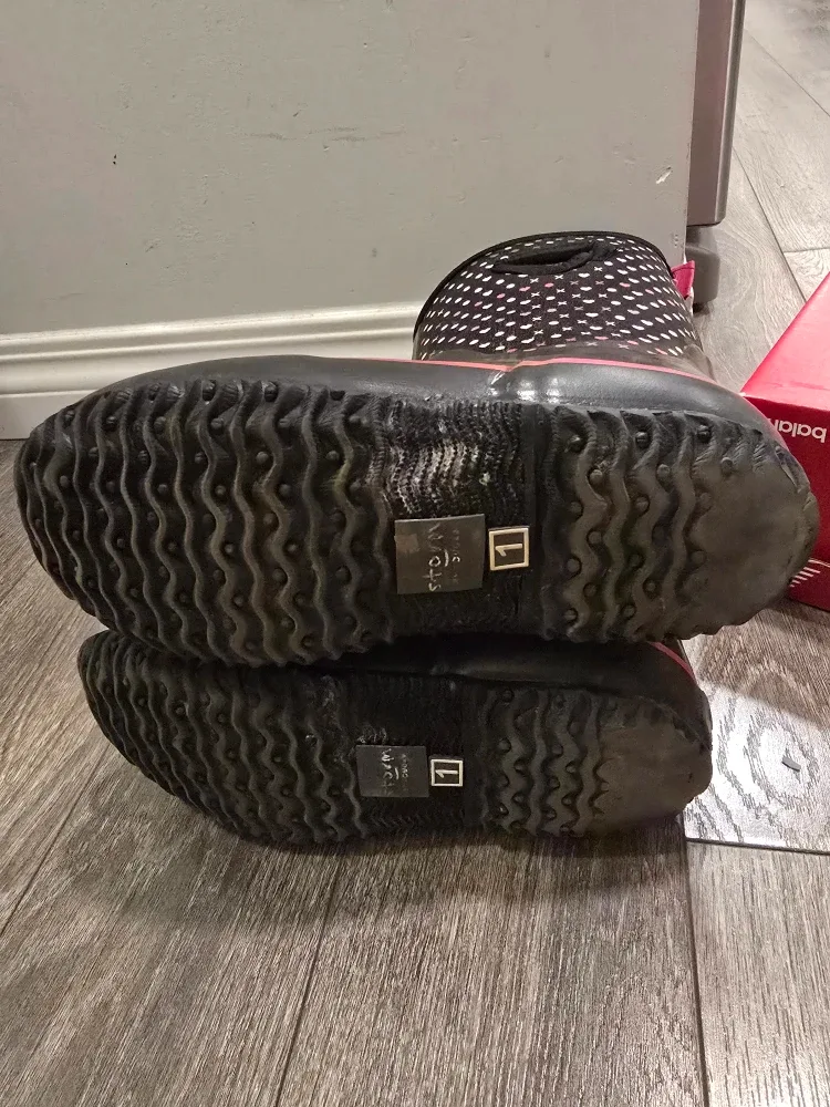 XO Heart winter Boots - Size 1 image indicator(3)