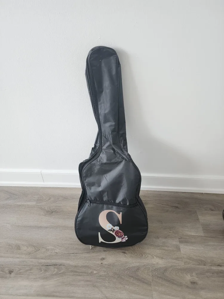 Acoustic Guitar Youth Size (Case available for extra 10$) image indicator(3)