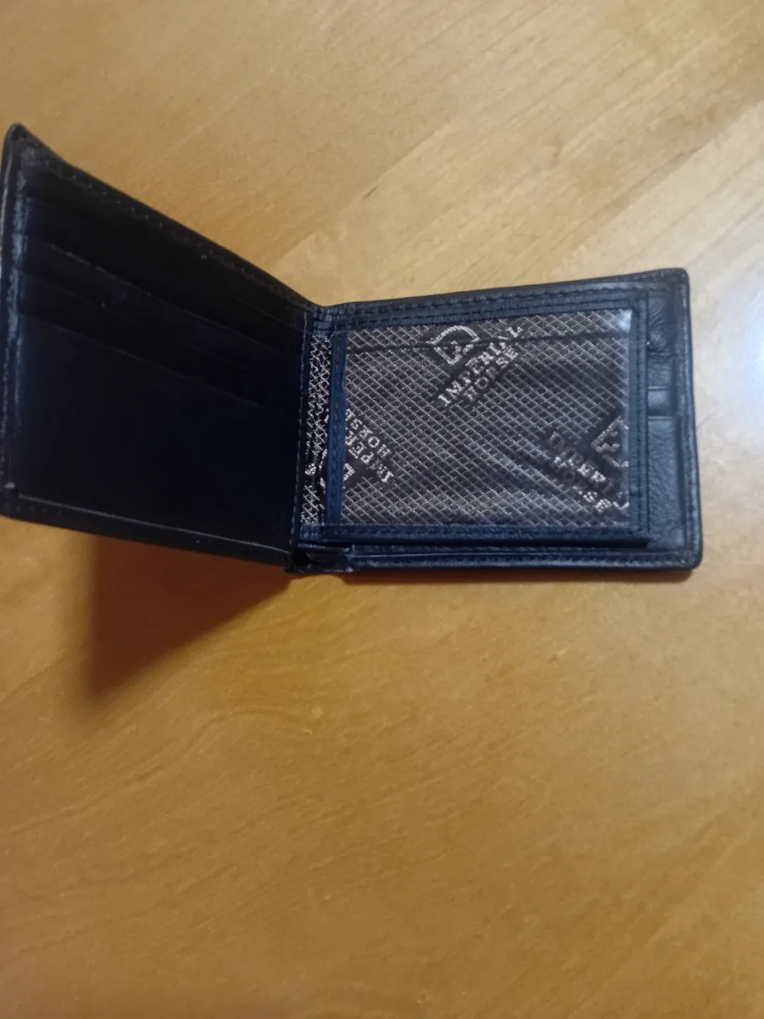 Imperial Horse Black Leather Wallet image indicator(2)