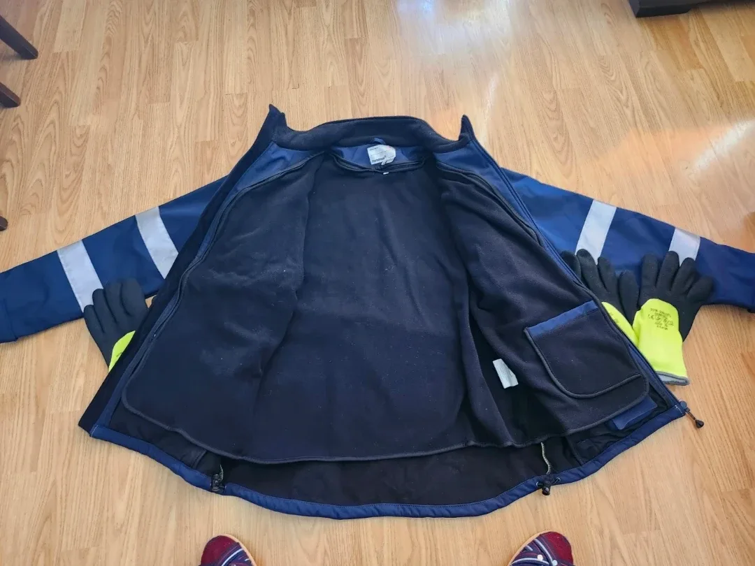 High Visibility Safety Jacket & Gloves Set (Size L) image indicator(2)