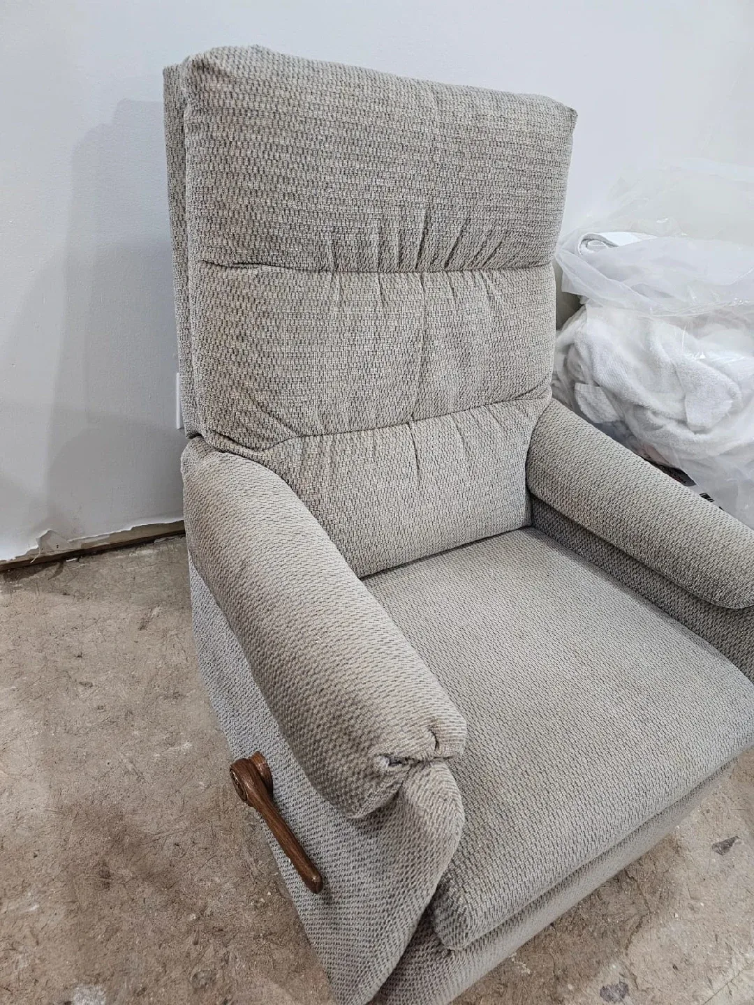 Beige Recliner Chair image indicator(7)