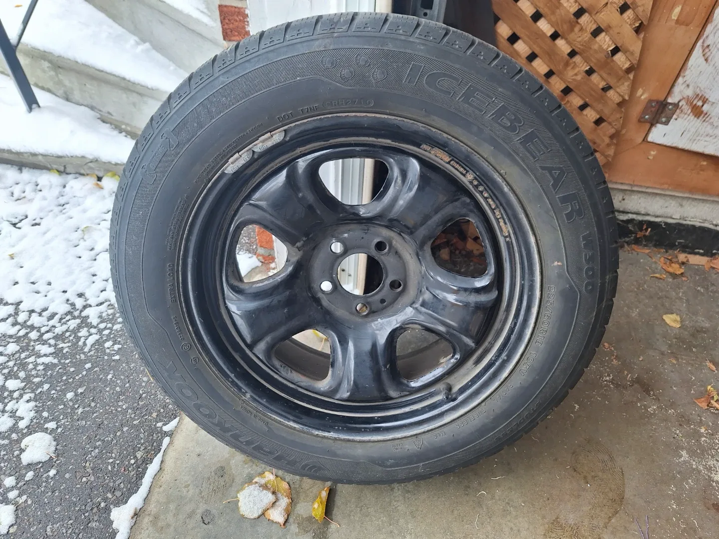 Ice Breaker W300 Winter Tire - set of 4 (RIMS AND TIRES) image indicator(2)